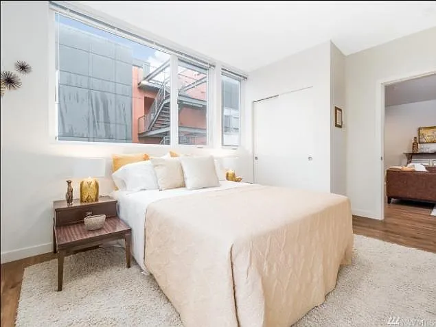 121 12th Ave E #405 — Photo 3