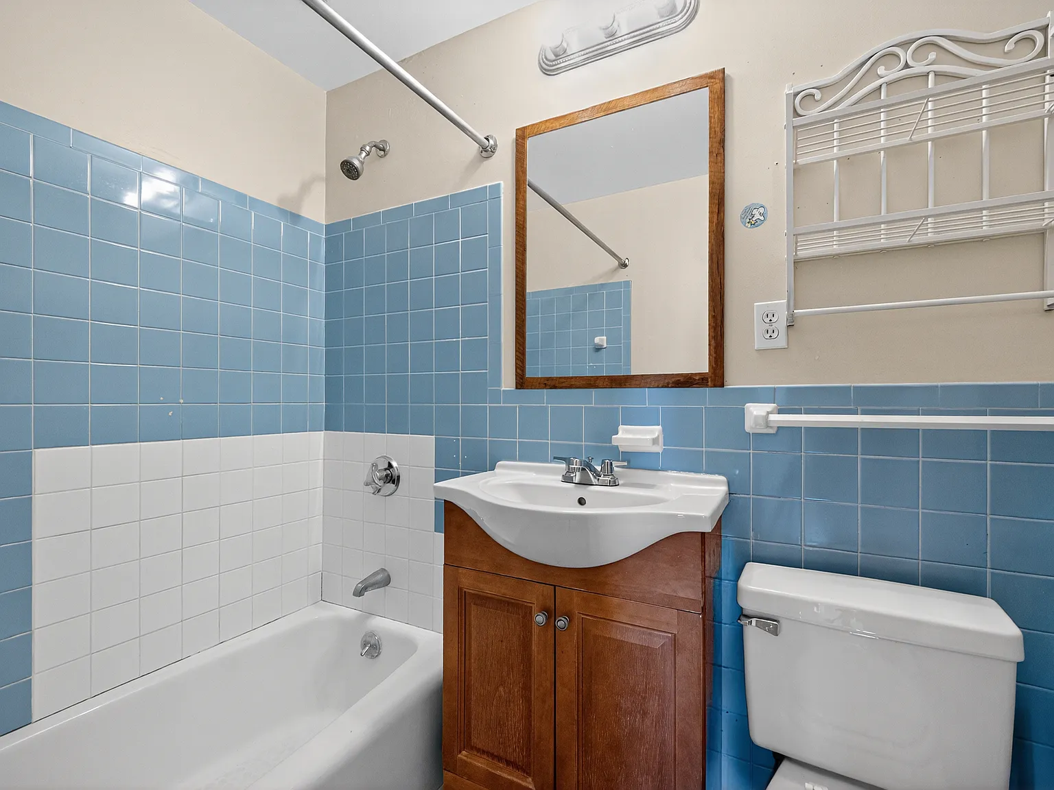 2 bed, 999 sqft, $2,300 — Photo 3