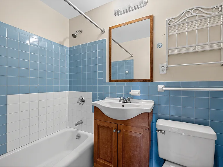 33 Cary Ave — Photo 5