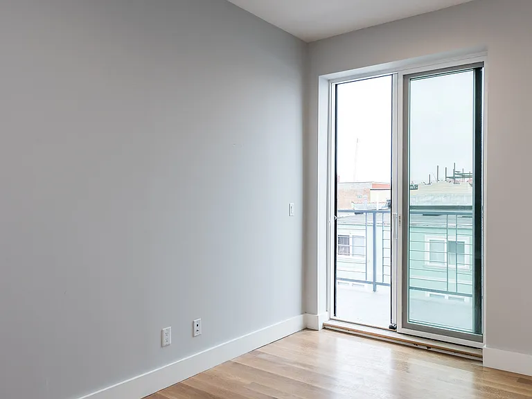 34 Belvedere St #4A — Photo 7