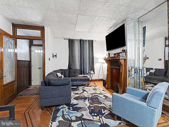 5th image of 2914 Turner St