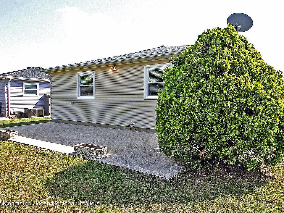 1st image of 58 Castle Harbor Dr