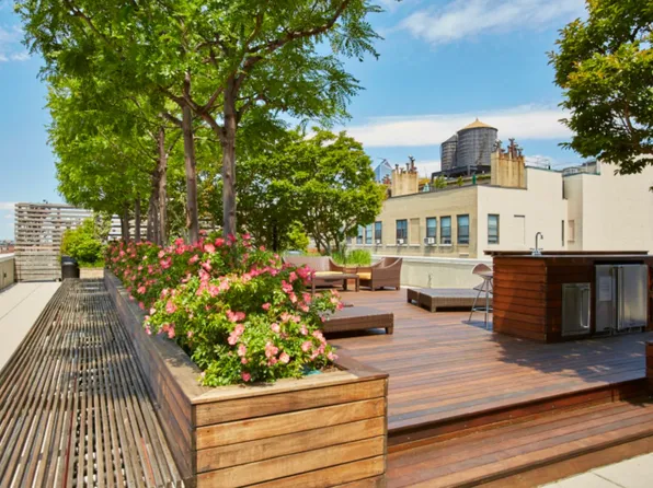 133 West 22nd Street image 12 of 12