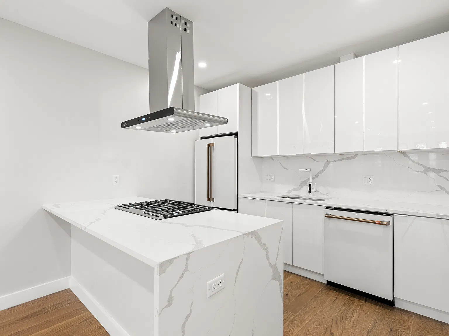 3 bed, 1230 sqft, $3,600 — Photo 3