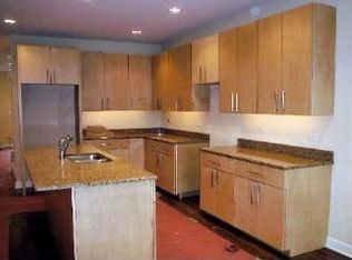 3245 S Throop St, Chicago, IL 60608