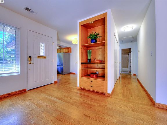5th image of 4477 Pleasanton Ave