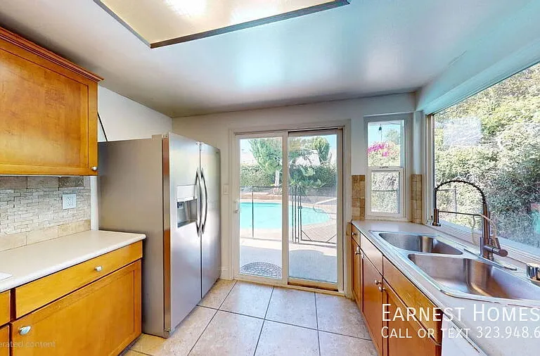 21019 Hackney St — Photo 10