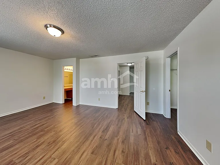 7540 Wymm Ln — Photo 9