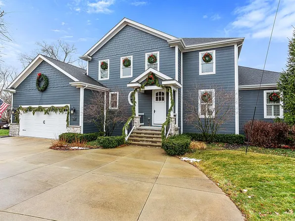 2305 Solano Dr, Wolverine Lake, MI 48390