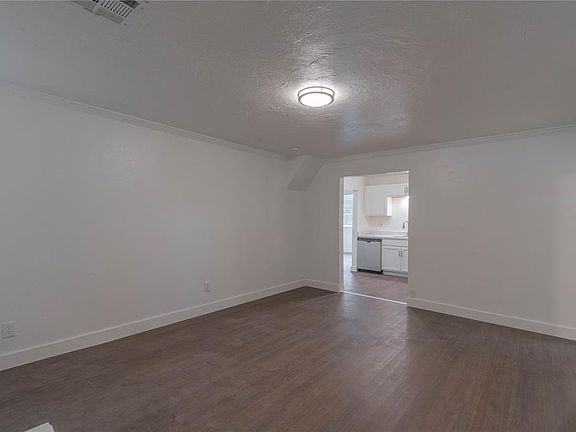 4th image of 939 SW 58th St