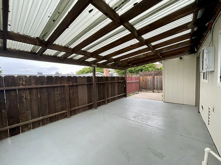 9556 1/2 Cecilwood Dr — Photo 7