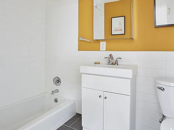 5th image of 422 Pacific St #3