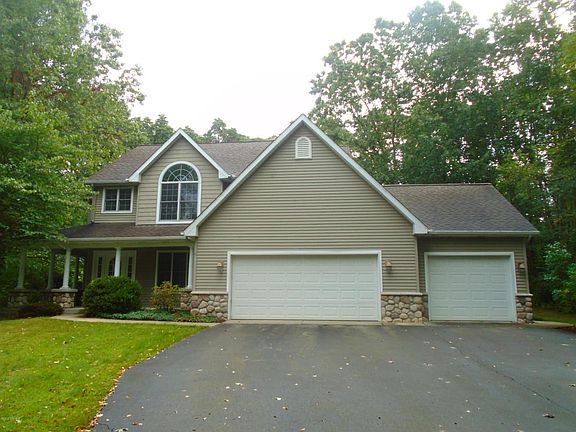 2nd image of 6026 Sagamore Ln