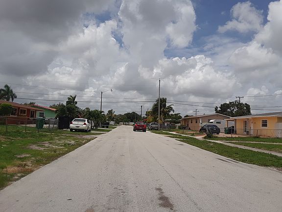 5th image of 17400 NW 37th Ct