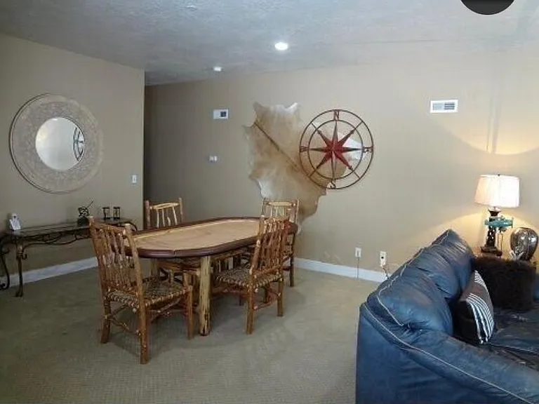 poker table