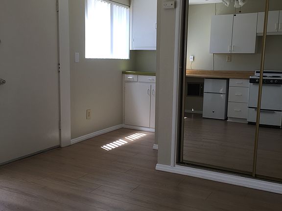 5th image of 4550 Louisiana St APT 17B