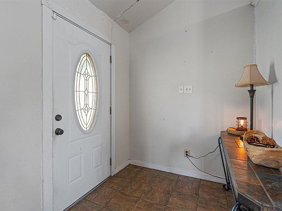 2nd image of 137 Scarlet Oaks Dr