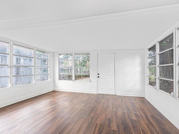 3rd image of 1408 NW 9th Ave