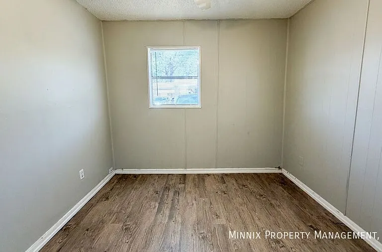 1805 Avenue V — Photo 13