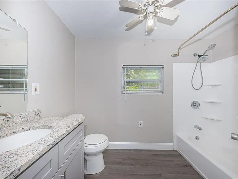 705 3rd Ave NE #C — Photo 22