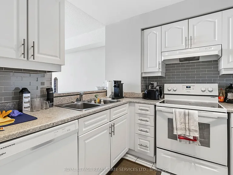 1276 Maple Crossing Blvd #1710 — Photo 9