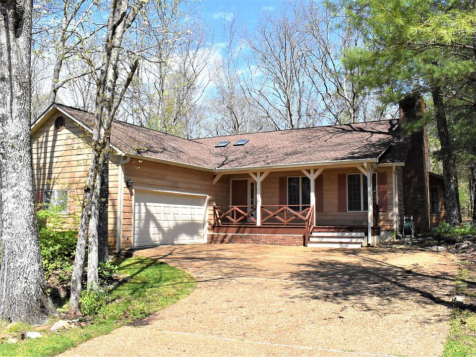 1st image of 102 Hilton Ln
