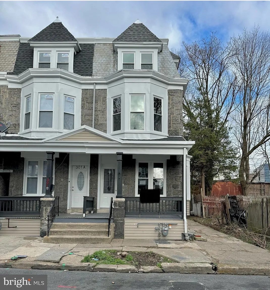 301 McKnight St photo 1
