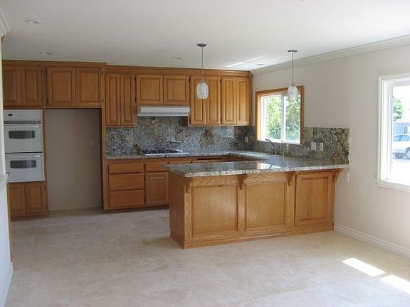 4th image of 3082 Galveston Dr