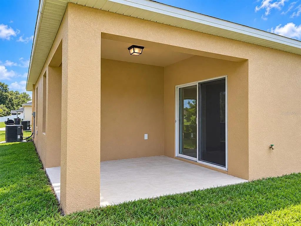 3 bed, 2.0 bath, 1700 sqft, $1,795 — Photo 4