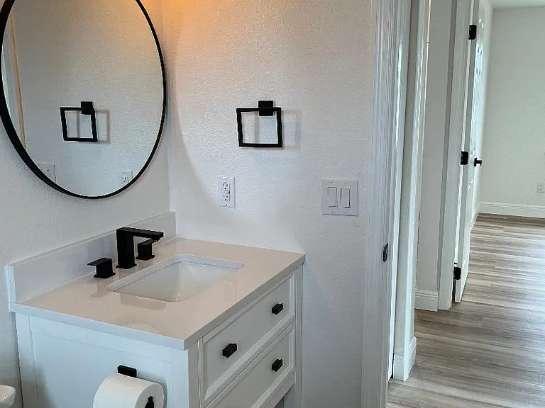 1385 S Harbor Dr — Photo 20