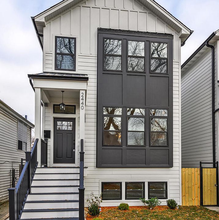 1st image of 2440 W Carmen Ave
