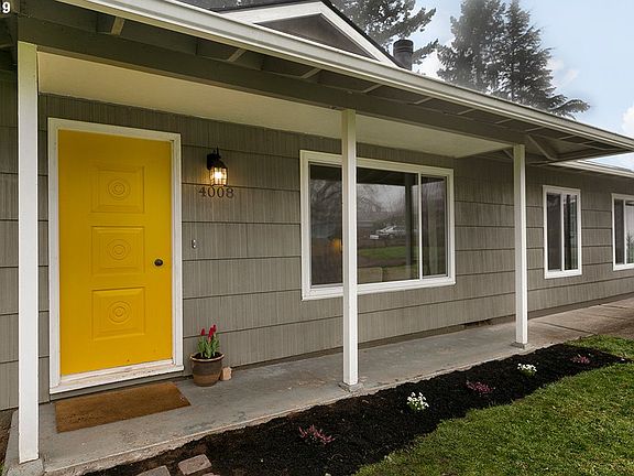 3rd image of 4008 Manzanita Ct