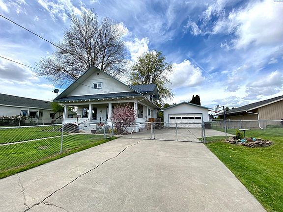 2nd image of 206 S Lawrence Cir