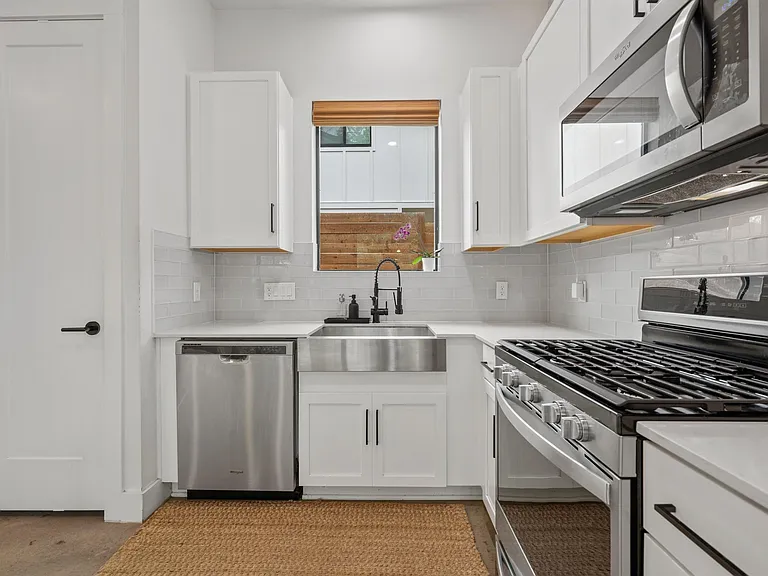 1710 Adina St #2 — Photo 10