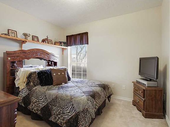 3rd image of 5703 Fir St