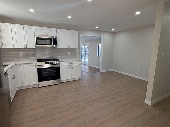 4th image of 509 E 41st St