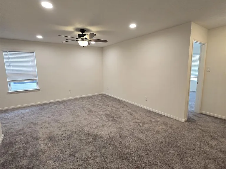 25223 Sierra Manor Ct — Photo 15