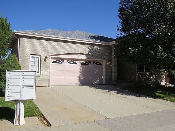 2.5 Garage with Workspace