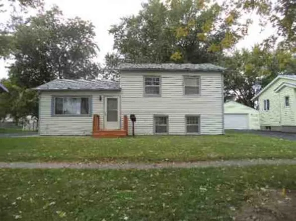 1110 Ramona Ter, Machesney Park, IL 61115