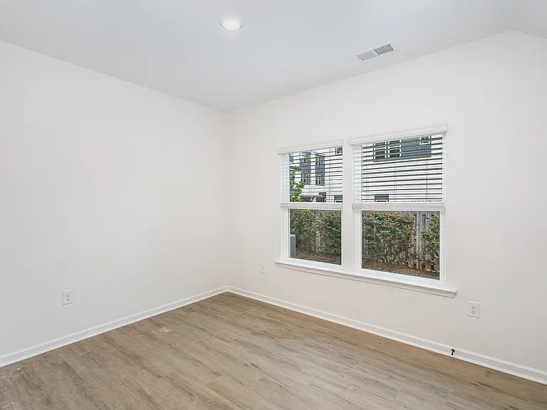 1205 Lomax Ave — Photo 31
