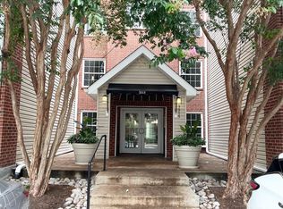 3315 Wyndham Cir APT 1233, Alexandria, VA