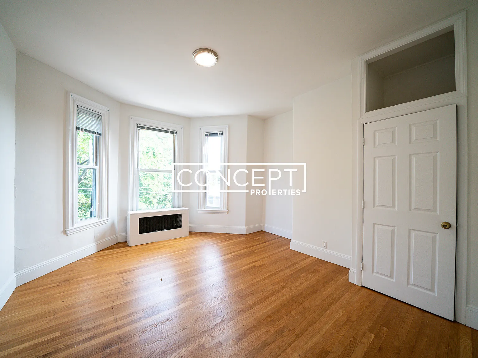 4 bed, $3,200 — Photo 1