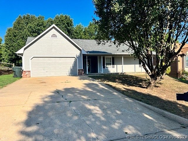 1st image of 511 Stonehaven Dr