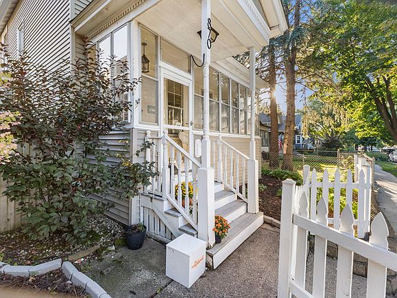 3rd image of 870 Randolph Ave