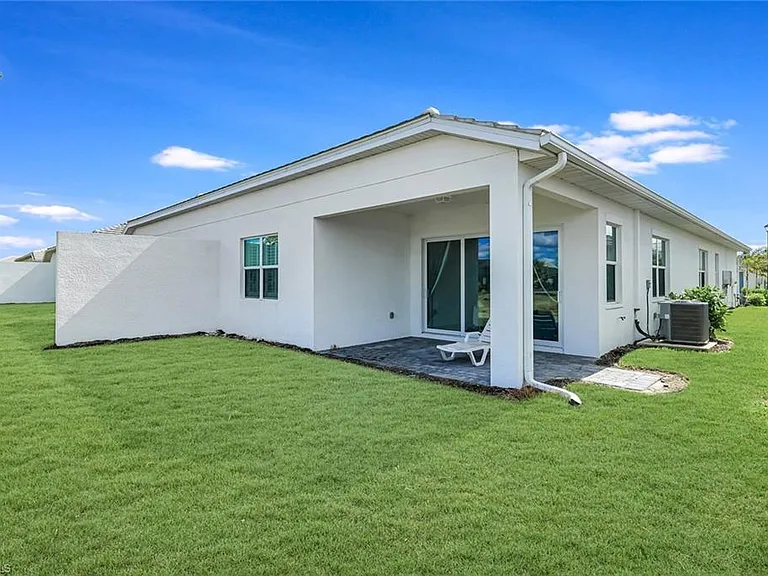 9209 Cayman Dr N — Photo 24