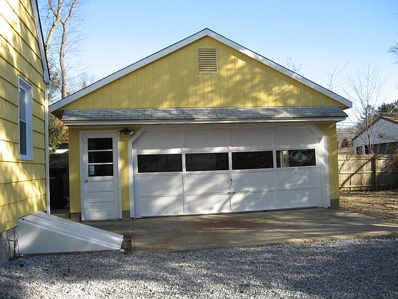 2 CAR GARAGE! STORAGE! WOW!