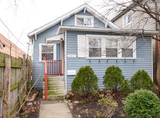 2415 W Morse Ave, Chicago, IL 60645
