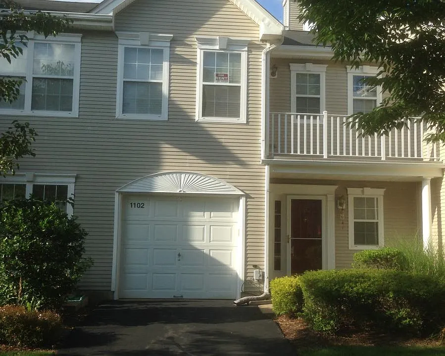 1102 Pheasant Run