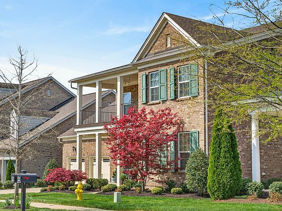 4th image of 135 Ashington Cir