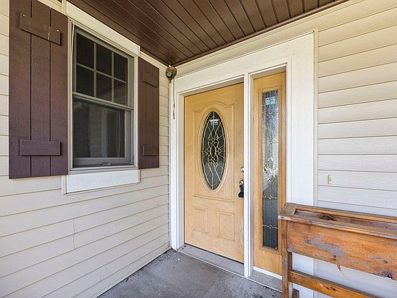 3rd image of 33480 Hemingway Ave